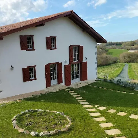 Hébergement de vacances Maison Basque De Charme Avec Piscine Souraïde
