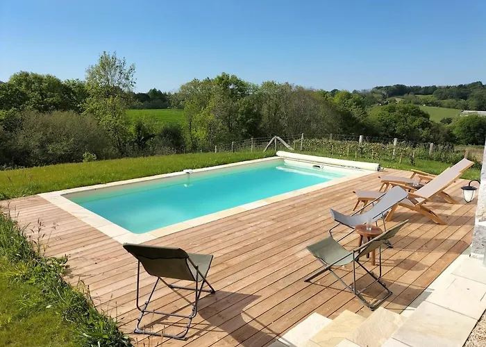 Vakantiehuis Maison Basque De Charme Avec Piscine Souraïde